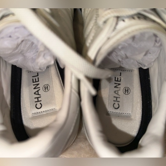 Authentic CHANEL 2024 CC White Calfskin Quilted Lace-Up Sneakers Size 37 - Picture 8 of 12